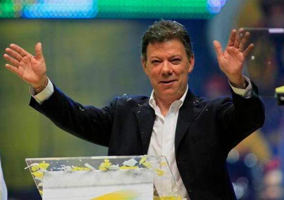AP - Juan Manuel Santos invitó a Mockus a que "nos acompañen a trabajar por una Colombia unida, educada, justa e íntegra".