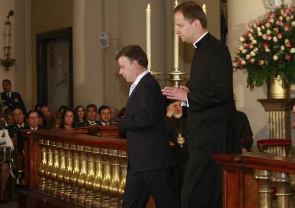 Colprensa - El presidente Santos asistipo muy temprano al tradicional Tedeum en la Catedral Primada de Colombia.