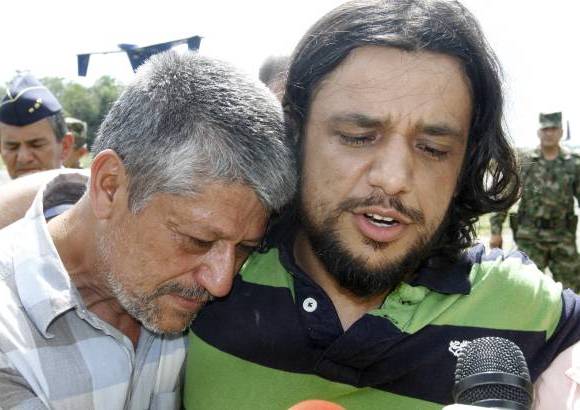 Fotos: Donaldo Zuluaga - Acaba de aterrizar en el aeropuerto de Caucasia el ingeniero Le&#243;n Andr&#233;s Montes Ceballos, tras permanecer m&#225;s de 16 meses secuestrado por el Eln.