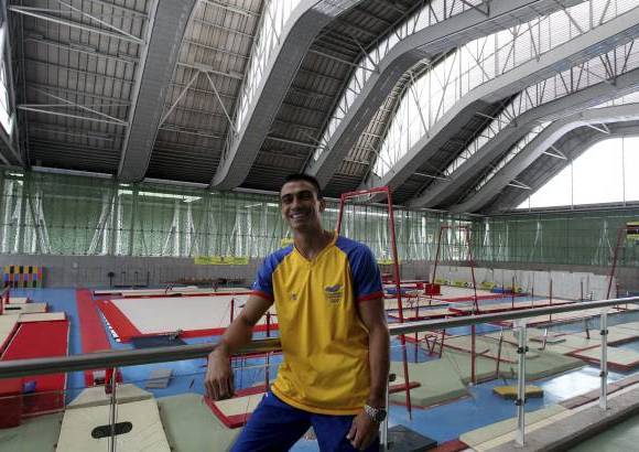 Jaime P&#233;rez - Giraldo recibi&#243; con orgullo el homenaje y dijo que &quot;Es un honor y una alegr&#237;a muy grande. Espero que esto sirva de est&#237;mulo para que los j&#243;venes miren como ejemplo que sus sue&#241;os se pueden hacer realidad, aunque uno no tenga recursos. Basta poner toda la voluntad y la dedicaci&#243;n.&quot;