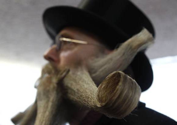Reuters - M&#225;s de 300 personas participan en el Campeonato Mundial de Barba.