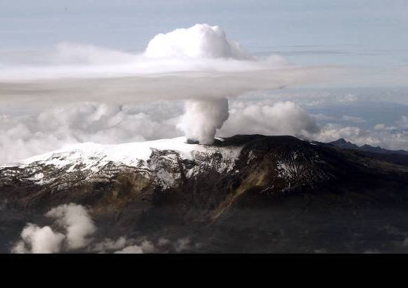 Foto Jaime P&#233;rez - Volc&#225;n Nevado del Ruiz, visto en la ruta de Bogot&#225; a Medell&#237;n.