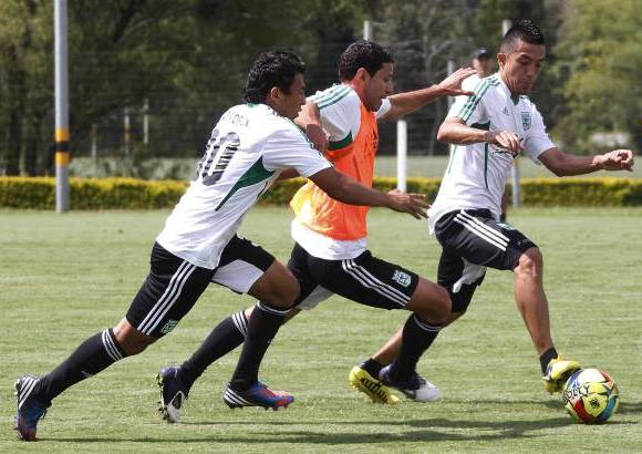 Foto R&#243;binson S&#225;enz - Elkin Calle y Julio Mora, tambi&#233;n son variantes que puede utilizar Osorio.