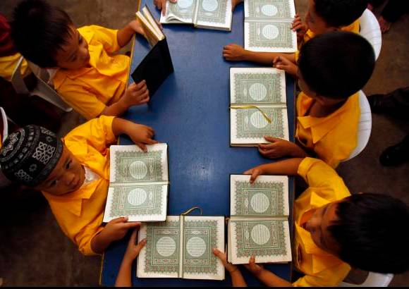 Reuters - Los niños también participan en el Ramadán.