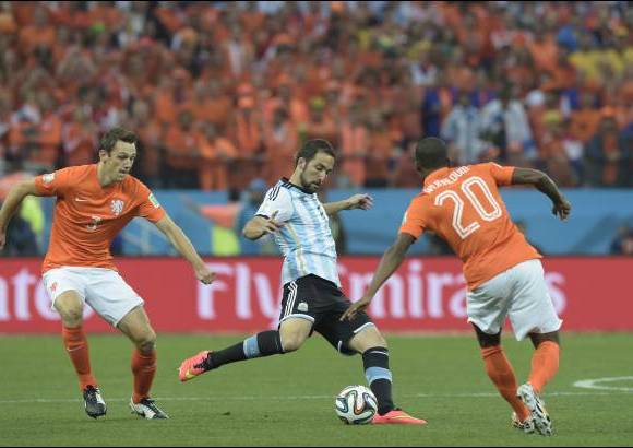 AFP - Lionel Messi, Ezequiel Garay, Sergio Ag&#252;ero y Maxi Rodr&#237;guez marcaron los de Argentina.