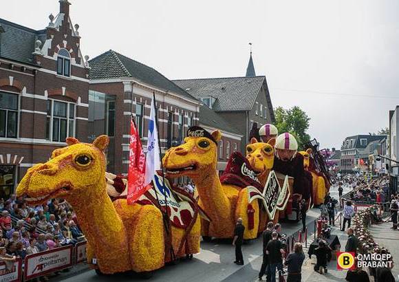Jesse van Kalmthout, Omroep Brabant - Desfile de los gigantes de flores en Zundert, Holanda. La gran parada se realiz&#243; el primer domingo de septiembre como es tradici&#243;n hace 73 a&#241;os en dicha ciudad.