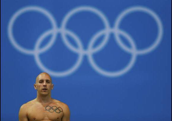 Reuters - Los Anillos Olímpicos invadieron la capital londinense.