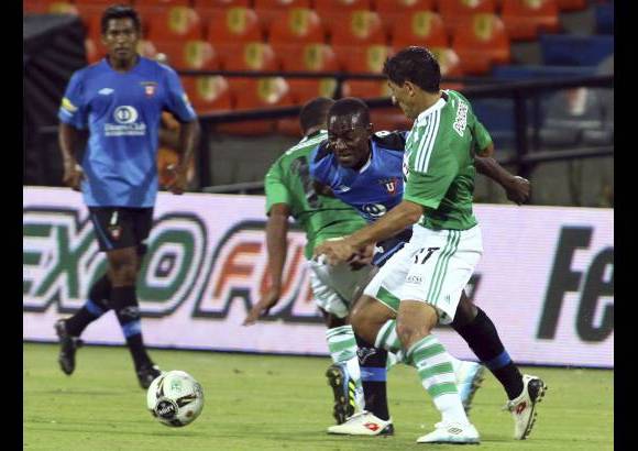Edwin Bustamante - La Liga Deportiva Universitaria de Quito fue un buen rival para Atl&#233;tico Nacional que se puso a punto para afrontar tres torneos en este 2012.