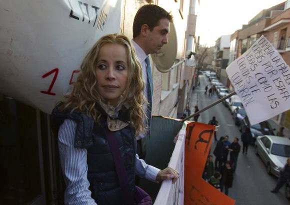 Reuters - La colombiana aseguró que por la crisis económica que vive España y gran parte de la zona Euro no ha podido hacer sus pagos de la hipoteca.