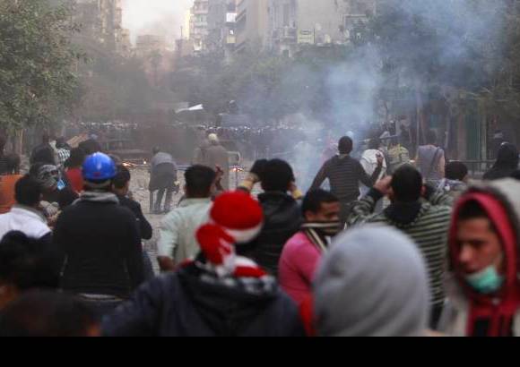 Reuters - Desde el fin de semana, cuando se intensificaron las protestas, se han dado algunos momentos peque&#241;as treguas que no tardaron en romperse.