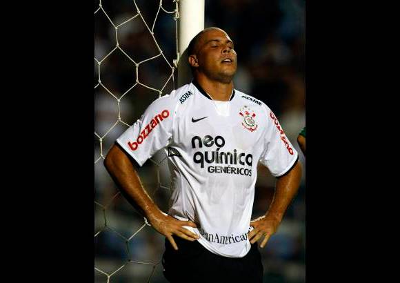 Reuters - Su llegada al Corinthians, que se esperaba clave para que el equipo ganara la Copa Libertadores de América por primera vez, terminó en decepción con el equipo conquistando la Copa Brasil y el torneo Paulista.