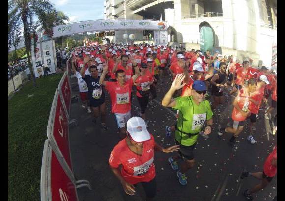 Esteban Jaramillo y Sebastián Salazar - Más de 10 mil competidores se dieron cita en esta histórica cita deportiva que se corría en las modalidades de 5, 10, 21 y 42 kilómetros.