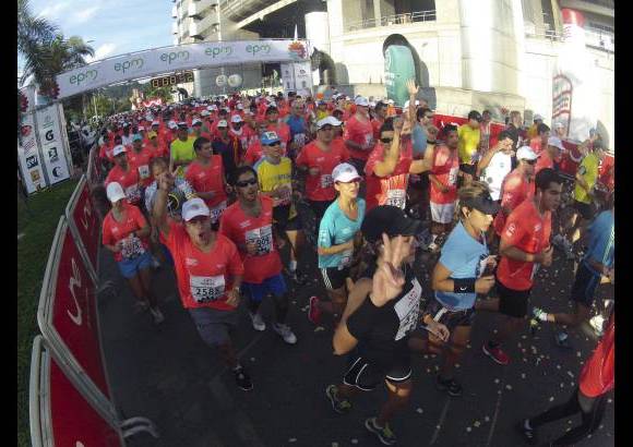 Esteban Jaramillo y Sebastián Salazar - Más de 10 mil competidores se dieron cita en esta histórica cita deportiva que se corría en las modalidades de 5, 10, 21 y 42 kilómetros.