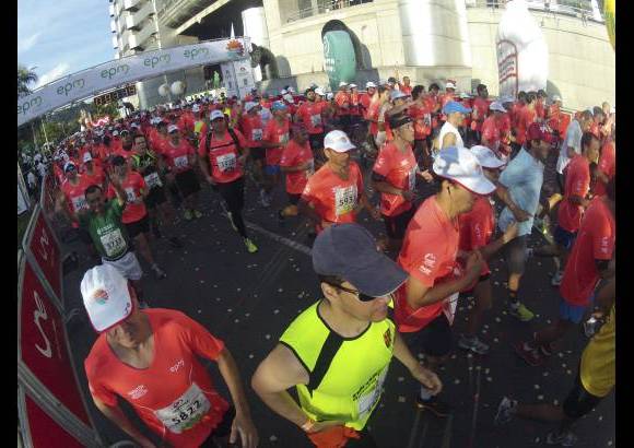 Esteban Jaramillo y Sebastián Salazar - Más de 10 mil competidores se dieron cita en esta histórica cita deportiva que se corría en las modalidades de 5, 10, 21 y 42 kilómetros.