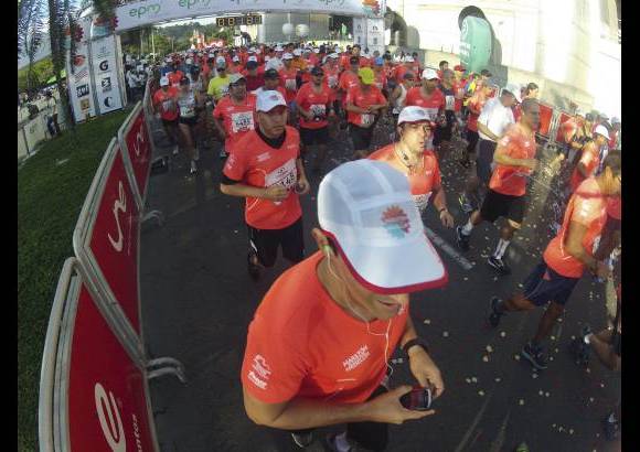 Esteban Jaramillo y Sebastián Salazar - Más de 10 mil competidores se dieron cita en esta histórica cita deportiva que se corría en las modalidades de 5, 10, 21 y 42 kilómetros.