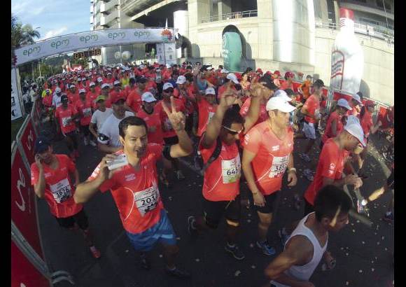 Esteban Jaramillo y Sebastián Salazar - Más de 10 mil competidores se dieron cita en esta histórica cita deportiva que se corría en las modalidades de 5, 10, 21 y 42 kilómetros.