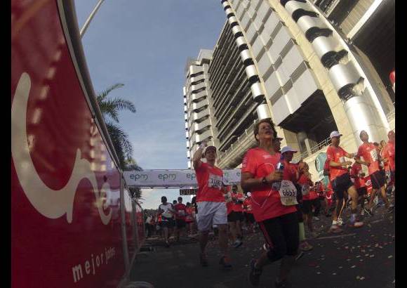 Esteban Jaramillo y Sebastián Salazar - Más de 10 mil competidores se dieron cita en esta histórica cita deportiva que se corría en las modalidades de 5, 10, 21 y 42 kilómetros.