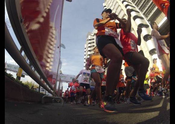 Esteban Jaramillo y Sebastián Salazar - Más de 10 mil competidores se dieron cita en esta histórica cita deportiva que se corría en las modalidades de 5, 10, 21 y 42 kilómetros.