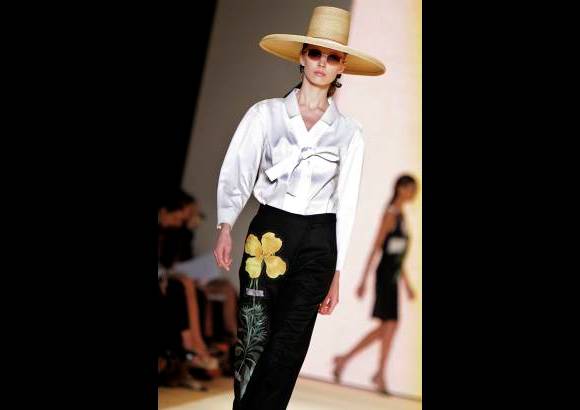 AP - Carolina Herrera fue nombrada como la diseñadora de la Semana de la Moda de Nueva York.