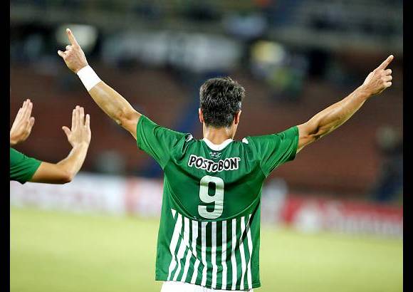 Julio César Herrera - Cobró Stefan Medina y Valoy aprovechó la duda para rechazar de la defensa rival y puso el 1-0 en el marcador.