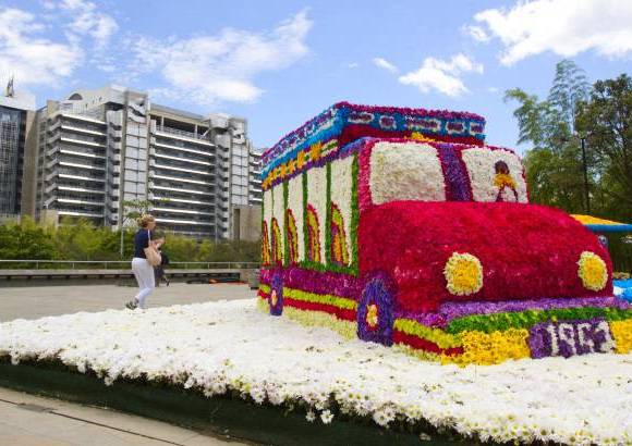 ESTEBAN VANEGAS - El Tapete es una de las novedades de la actual edici&#243;n de Feria de las Flores y est&#225; ubicado en Plaza Mayor, detr&#225;s de Caja de Madera.