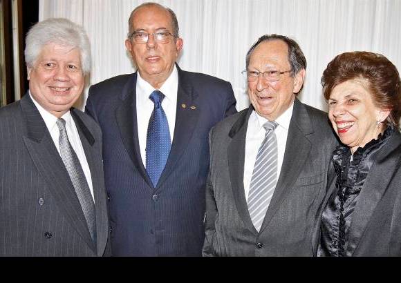 David Sánchez Mejía - Tony Ruiz, Juan Rafael Cárdenas, Juan Gómez y María Teresa Mora de Gómez.