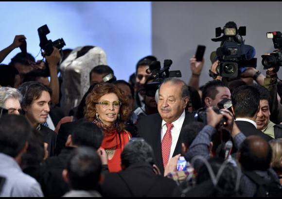 AFP - El magnate Carlos Slim fue uno de los organizadores del homenaje a la diva de Italia.