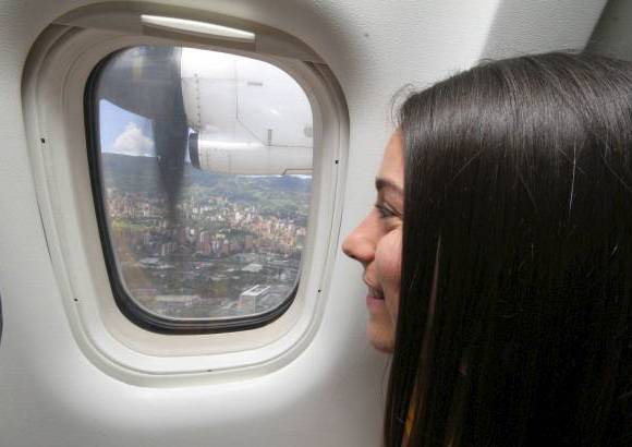 Hernán Vanegas - Mariana Pajón llegó a Medellín en un vuelo directo desde Bogotá.