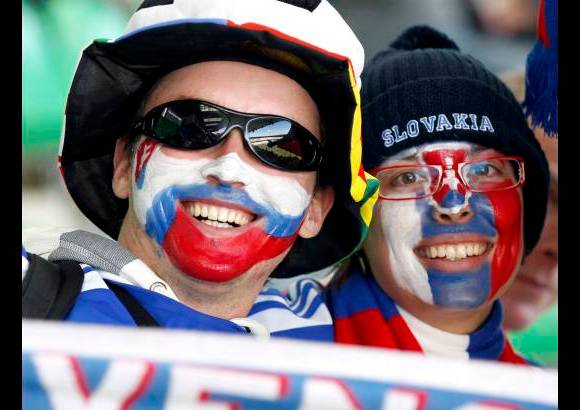 Reuters - A pesar de la derrota, los hinchas de Eslovaquia no dejaron de animar a su selección.
