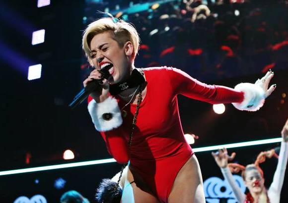AP - Miley Cyrus cant&#243; esta semana en el Philips Arena de Atlanta.