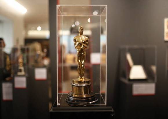 Reuters - Para Loren, quien cumple 80 a&#241;os este s&#225;bado, dos de los objetos m&#225;s preciados son sus Premios de la Academia. Loren recibi&#243; el primero por la cinta Cesira, en 1961, y el segundo se lo dieron en 1990 de manera honoraria.