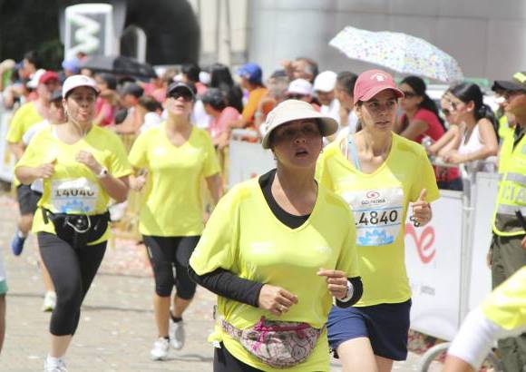 Esteban Jaramillo y Sebastián Salazar - Más de 10 mil competidores se dieron cita en esta histórica cita deportiva que se corría en las modalidades de 5, 10, 21 y 42 kilómetros.