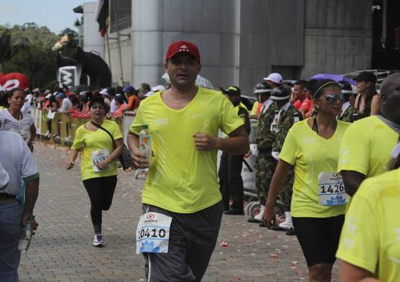 Esteban Jaramillo y Sebastián Salazar - Más de 10 mil competidores se dieron cita en esta histórica cita deportiva que se corría en las modalidades de 5, 10, 21 y 42 kilómetros.