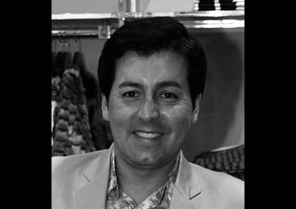 Juan Carlos Giraldo - Subdirector de la revista Fucsia - &quot;EL COLOMBIANO es mi casa, es el lugar en el que empec&#233; mi carrera profesional. Despu&#233;s de salir de la universidad, pude aplicar all&#225; todos los conocimientos de la academia. En el peri&#243;dico me dejaron entrar en el mundo de la moda, fueron c&#243;mplices en ese inter&#233;s que yo ten&#237;a y que sigo teniendo&quot;.