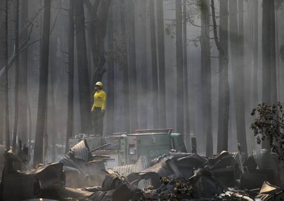 AP - As&#237; qued&#243; el Parque Nacional de Yosemite, California despu&#233;s del incendio forestal que lo azot&#243;. AP