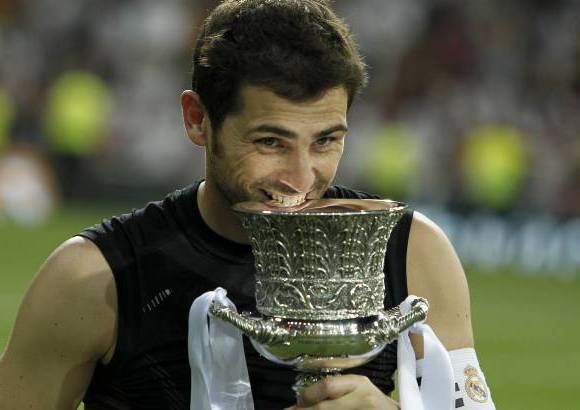 AP - Los merengues se apoderaron del t&#237;tulo gracias a los goles de visitante tras un empate 4-4 en el marcador global. Barcelona gan&#243; de como local 3-2 en la ida la semana pasada.