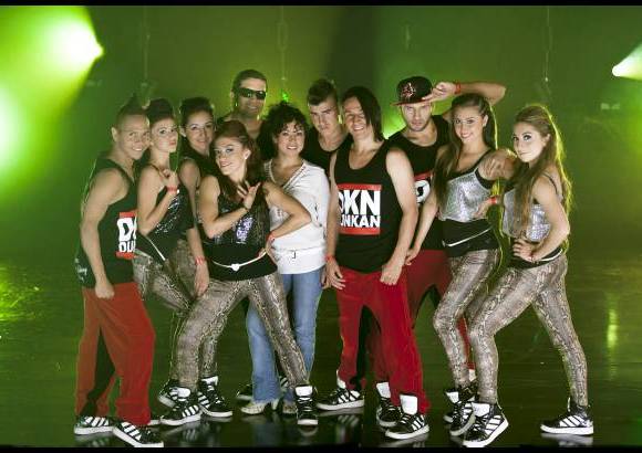 Cortesía Canal Caracol - Carlos Garzón creo la agrupación Dunkan hace 10 años también en Soacha. Su fuerte es el hip-hop y danza urbana. La labor social inspira su recorrido, pues desde el año 2006 se conformó como una fundación con el fin de brindarle a los jóvenes en situaciones de riesgo la oportunidad de canalizar su energía por medio de clases de danza. La bogotana Ilona es su madrina en La Pista.