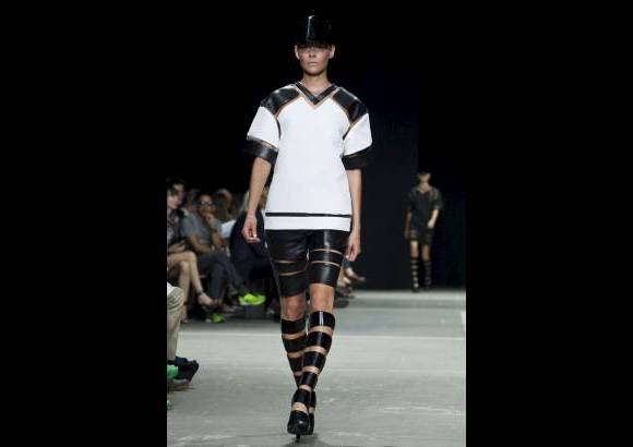 Reuters - Los dise&#241;adores j&#243;venes, como Alexander Wang, traen su dosis de riesgo.