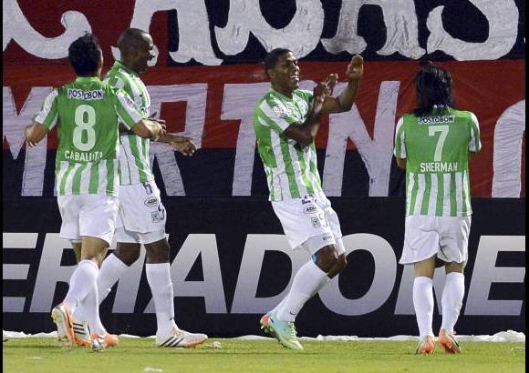 Reuters - Con goles de Trellez, C&#225;rdenas y Berr&#237;o, Atletico Nacional venci&#243; 1-3 a Newell&#180;s Old Boys y obtuvo el tiquete para la siguiente fase de la Libertadores, donde enfrentar&#225; al brasile&#241;o Mineiro.