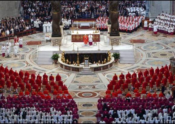 REUTERS - Y la misa &quot;pro eligendo pont&#237;fice&quot;, previa al c&#243;nclave por &#233;l convocado para elegir al sucesor del Papa.