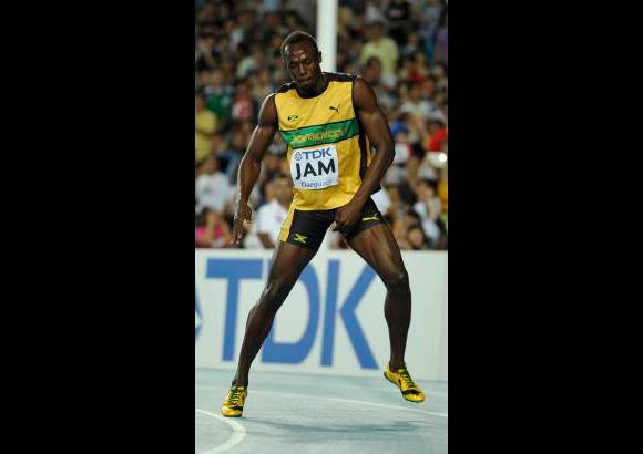 Reuters - Con Bolt a cargo de la &#250;ltima posta, el relevo jamaicano par&#243; el cron&#243;metro en 37.04 segundos, reban&#225;ndole seis cent&#233;simas al r&#233;cord mundial previo que los caribe&#241;os hab&#237;an establecido en los Juegos Ol&#237;mpicos de Beijing 2008.