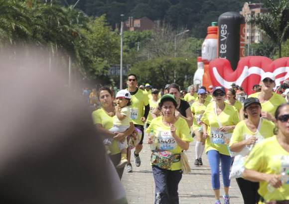 Esteban Jaramillo y Sebastián Salazar - Más de 10 mil competidores se dieron cita en esta histórica cita deportiva que se corría en las modalidades de 5, 10, 21 y 42 kilómetros.