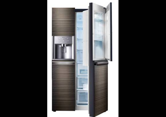 Cortesía LG - La compañía coreana LG presentó en Medellín su línea de electrodomésticos inteligentes y ecológicos, entre los que se encuentra esta nevera con tecnología Door in Door, que ayuda a controlar el consumo de energía.