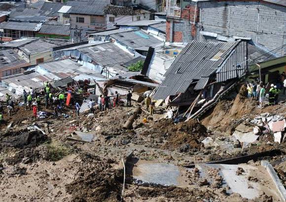 Colprensa-Comit&#233; Local de Emergencia - Las tareas de los rescatistas no han cesado desde el momento de la tragedia. Sobre todo cuando se habla de 70 personas desaparecidas.