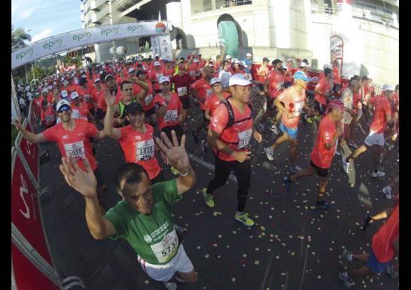 Esteban Jaramillo y Sebastián Salazar - Más de 10 mil competidores se dieron cita en esta histórica cita deportiva que se corría en las modalidades de 5, 10, 21 y 42 kilómetros.