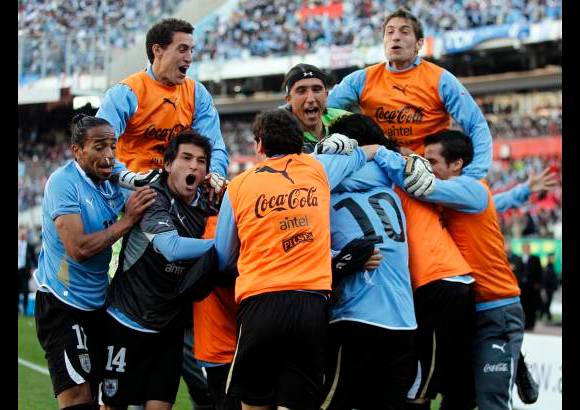 AP - En las dos ocasiones postergó al elenco anfitrión: primero con un 0-0 en la última fecha que le alcanzó para ganar por suma de puntos y dejar segundo a su rival, y más adelante en semifinales. Ahora, su nueva víctima se llama Paraguay.