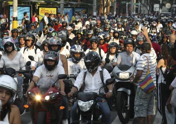 Julio César Herrera - La prohibición fue ratificada por los alcaldes de los municipios del Valle de Aburrá, pues según las autoridades, la medida ha hecho que se reduzcan los delitos y el robo de motos.