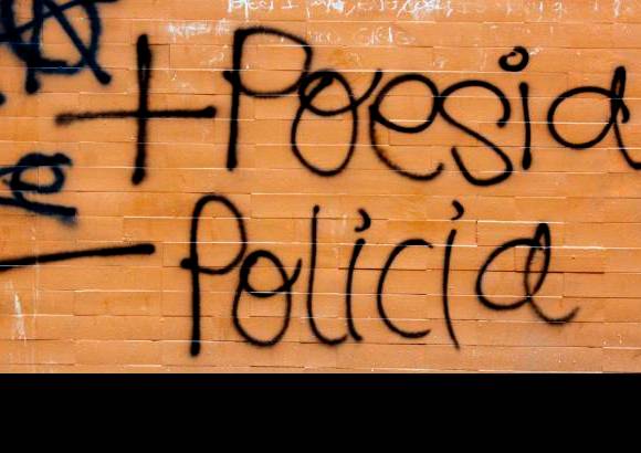 Julio C&#233;sar Herrera - Los grafitis de consigna son comunes en el centro de la ciudad. En este t&#243;pico se observan los hechos con aerosoles o en estencil, m&#225;s elaborados.