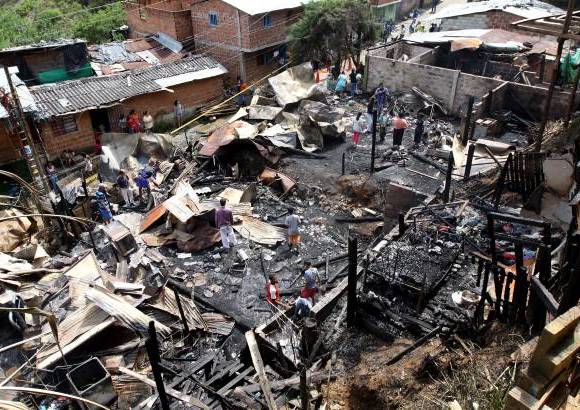 Juan Fernando Cano - Los damnificados recibieron colchonetas, cobijas, kits de aseo y cocina y mercados.