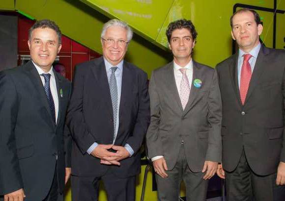 Fotos Cortes&#237;a Orbis - An&#237;bal Gaviria, Alcalde de Medell&#237;n; Joan Clos, director Ejecutivo de ONU-H&#225;bitat; Juan Camilo Quintero, director de Ruta N, y Santiago Piedrah&#237;ta, presidente de Orbis.